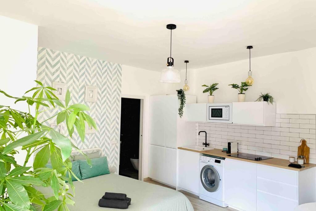 Roof Top Luxury City Center Apartment By Namaste Elite توريمولينوس المظهر الخارجي الصورة