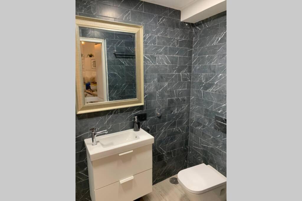Roof Top Luxury City Center Apartment By Namaste Elite توريمولينوس المظهر الخارجي الصورة